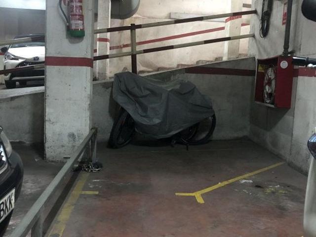 Garaje en alquiler en Districte 1, Barcelonès