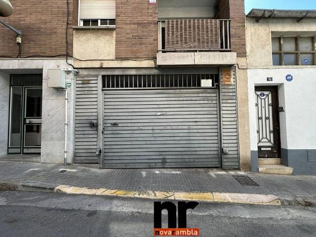 Garaje en alquiler en Centre, Vallès Occidental