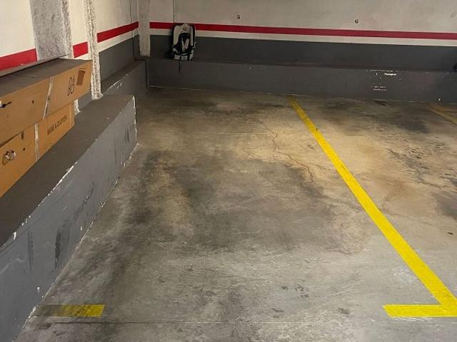 Parking en alquiler en Santa Coloma De Gramenet, Safaretjos