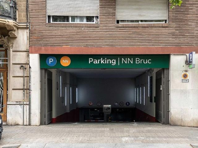 Garaje en alquiler en Eixample, Barcelonès