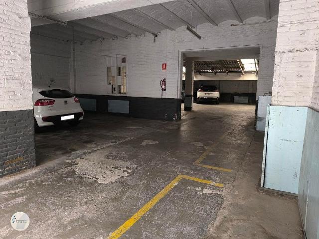 Garaje en alquiler en Centre, Santa Coloma de Gramenet