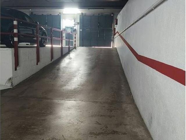 Garaje en alquiler en Tres Torres, Granollers