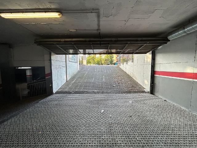 Garaje en alquiler en Eixample, Gironès