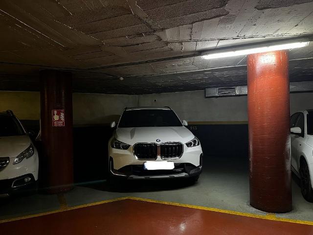 Garaje en alquiler en Eixample, Gironès