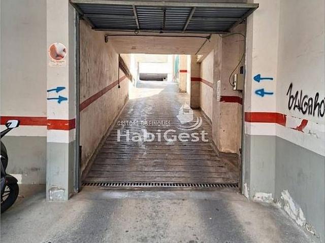 Garaje en alquiler en Eixample, Gironès