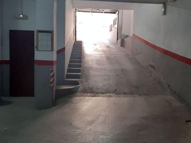 Garaje en alquiler en Centre, l'Hospitalet de Llobregat