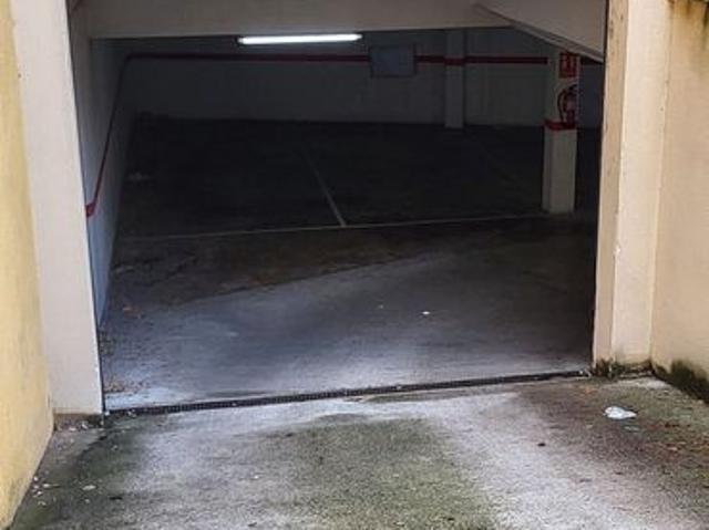 Garaje en alquiler en Garrotxa, Catalunya