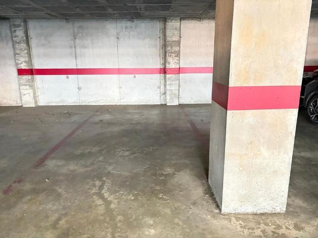 Garaje en alquiler en Alt Empordà, Catalunya