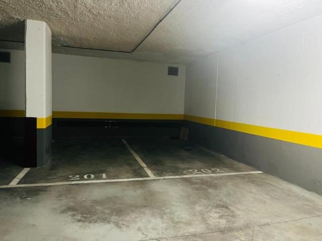 Parking en alquiler en Madrid, Simancas