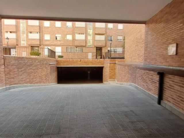 Parking en alquiler en Madrid, Valdeacederas