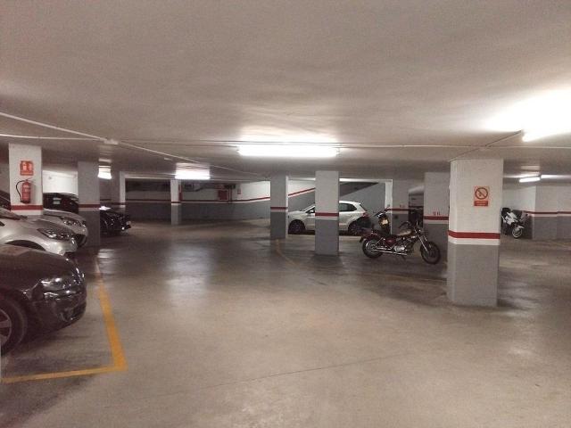 Garaje en alquiler en Peramàs, Mataró