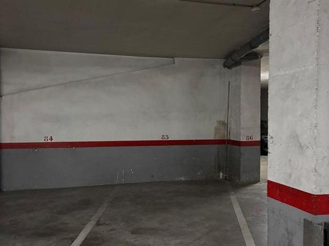 Garaje en alquiler en Riu Nord, Barcelonès