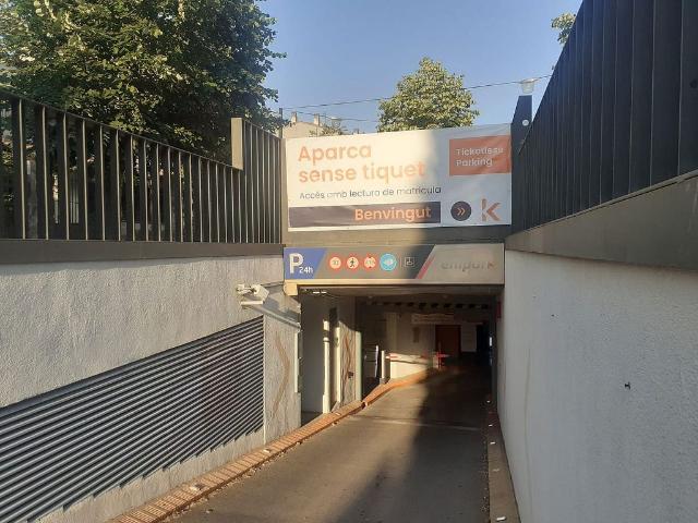 Garaje en alquiler en Alt Empordà, Catalunya