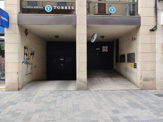 Garaje en alquiler en Alt Empordà, Catalunya