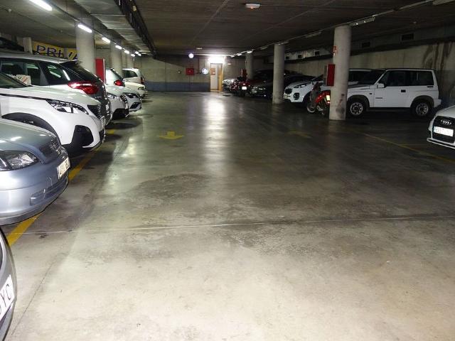 Parking en alquiler en Santa Coloma De Gramenet, Riu Nord