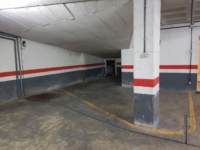 Garaje en alquiler en Eixample, Gironès
