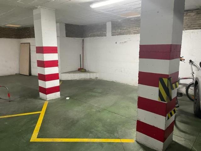 Parking en alquiler en Sevilla, El Arenal