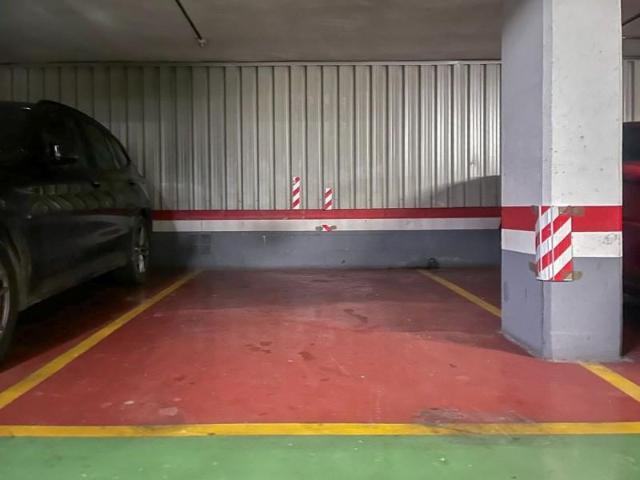 Garaje en alquiler en Sevilla, Andalucía