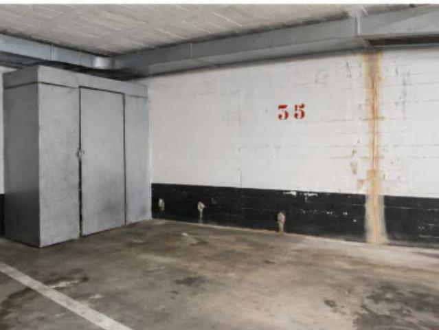 Garaje en venta en Astrabudua, Erandio