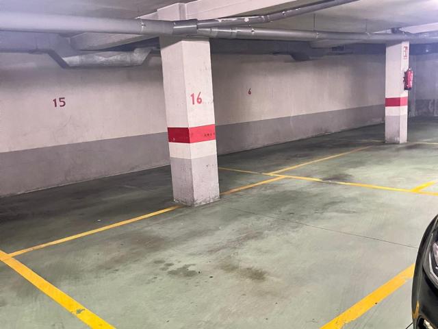 Garaje en alquiler en Boiro, Cruceiro de Vao