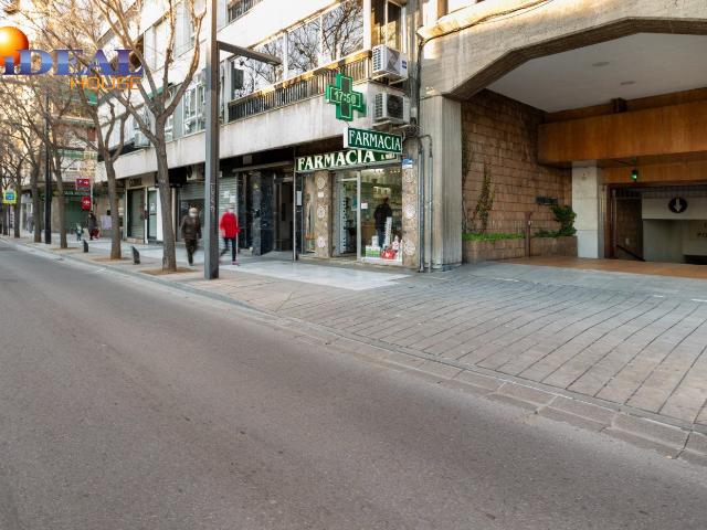 Garaje en venta en Granada, San Ildefonso