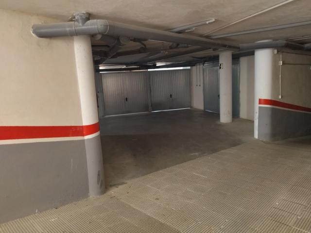 Garaje en venta en La Roda