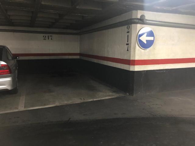 Garaje en venta en Madrid, El Pilar