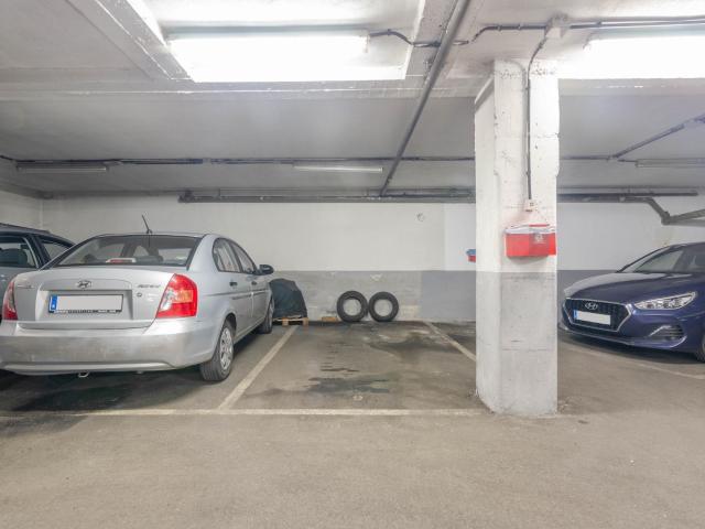 Garaje en venta en Mieres, Barrio de San Pedro