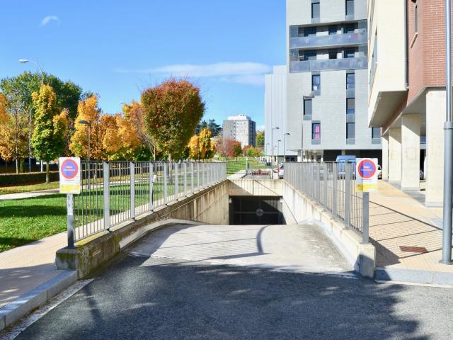 Parking en alquiler en Pamplona, Mendillorri