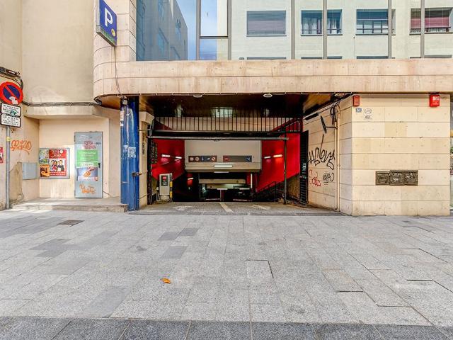 Parking en alquiler en Sabadell, Centre