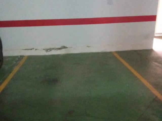 Garaje en alquiler en Barriada de León, Tomares