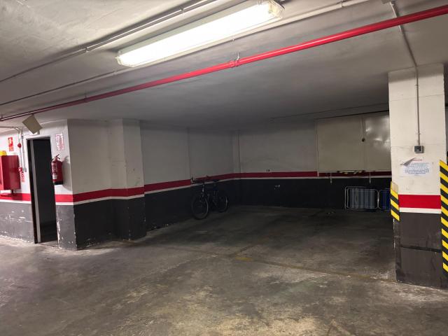Garaje en venta en Valencia, Russafa