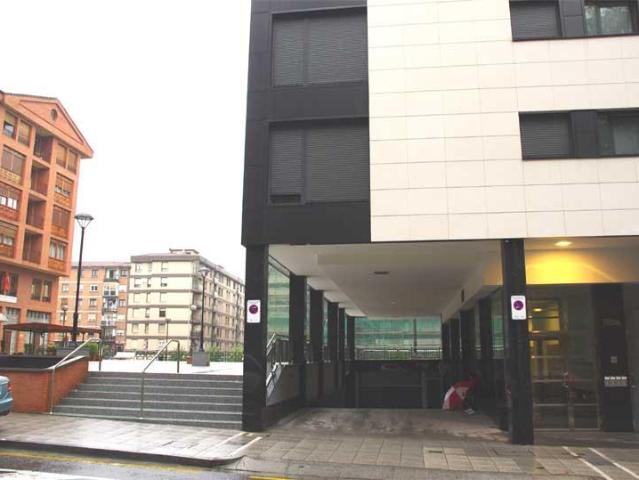 Garaje en venta en Basauri, Urbi