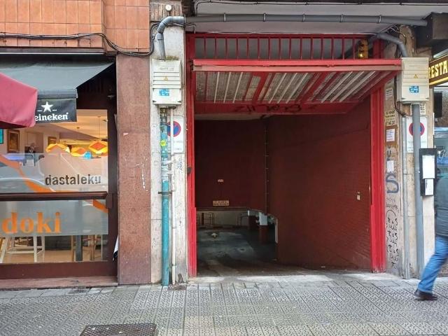 Garaje en venta en Bilbao, San Pedro de Deusto-La Ribera