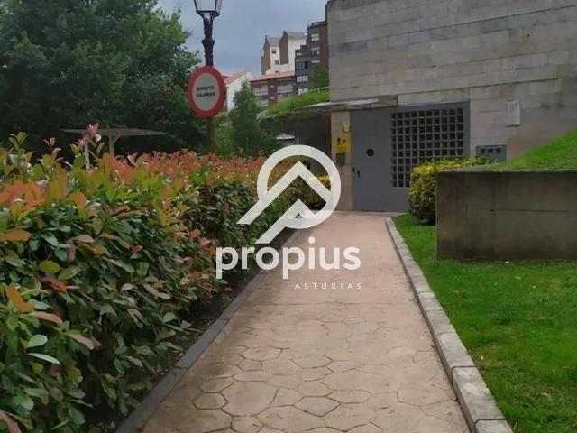 Garaje en venta en Oviedo, Llamaquique
