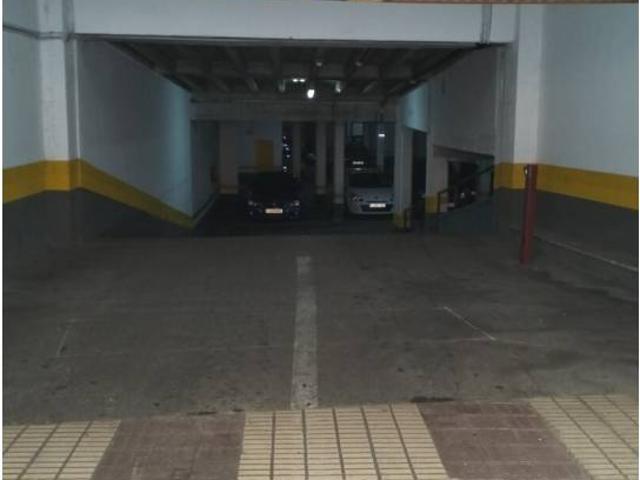Garaje en venta en Oviedo, El Milán