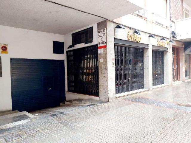 Parking en venta en Cerdanyola Del Vallès, les Fontetes