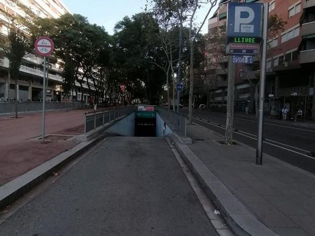 Parking en venta en Barcelona, les Corts Parking en venta en Barcelona, les Corts