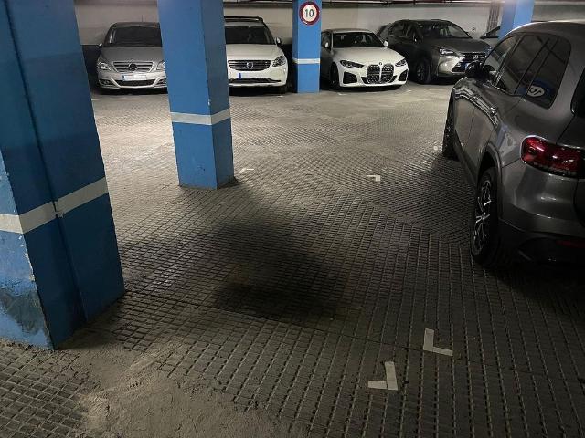 Garaje en venta en les Corts, Barcelona