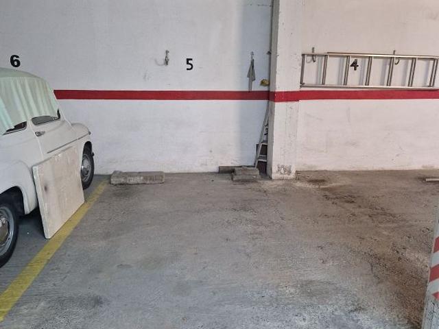 Garaje en venta en Garrotxa, Catalunya