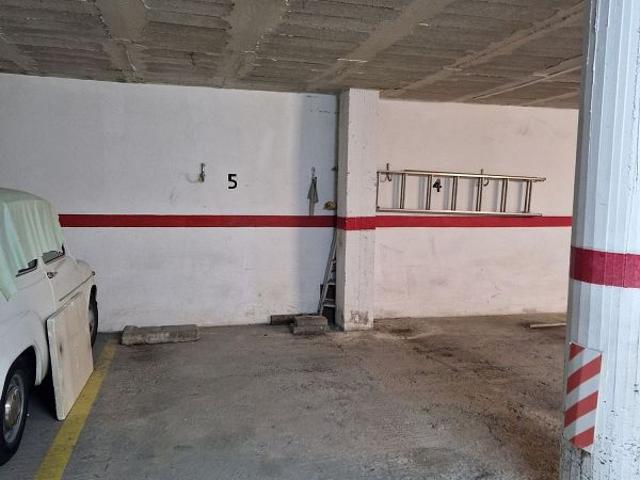 Garaje en venta en Garrotxa, Catalunya