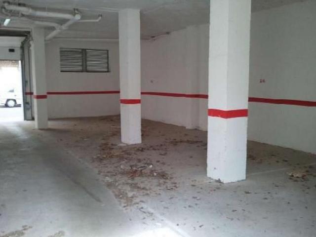 Garaje en venta en Sant Cristòfol les Fonts, Olot