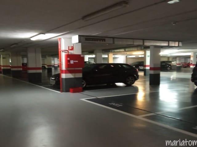 Garaje en venta en Bilbao, Abando