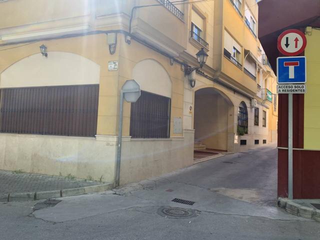 Garaje en venta en Cabra, Andalucía