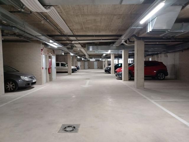 Garaje en venta en Domeny, Gironès