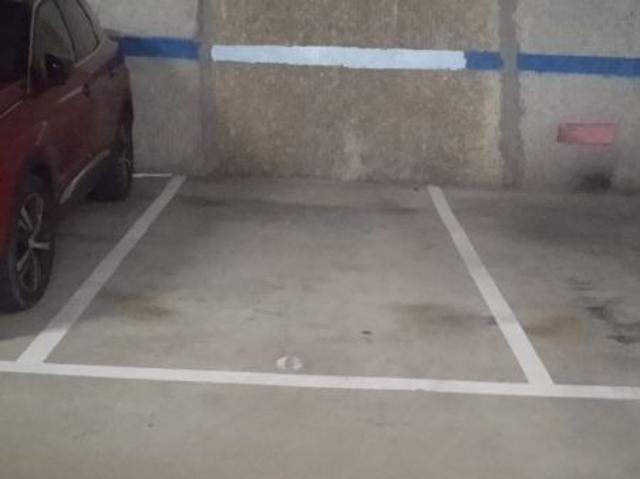 Garaje en venta en Montigalà, Badalona