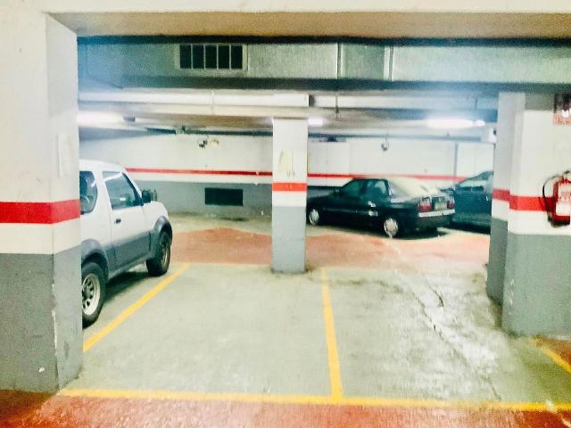 Parking en venta en Badalona, la Salut