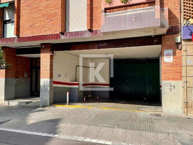 Garaje en venta en Cornellà De Llobregat, la Gavarra