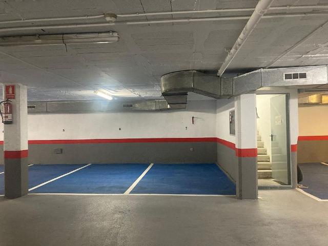 Parking en venta en Badalona, Morera
