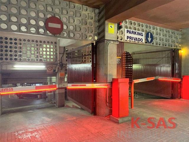 Parking en venta en Esplugues De Llobregat, Can Cervera